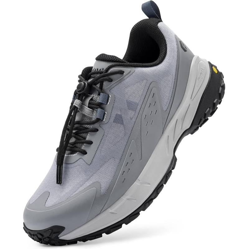 Men's Low-Top LugMax Hiking Shoes V2